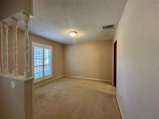 120 Hilltop DR, Elgin, TX 78621