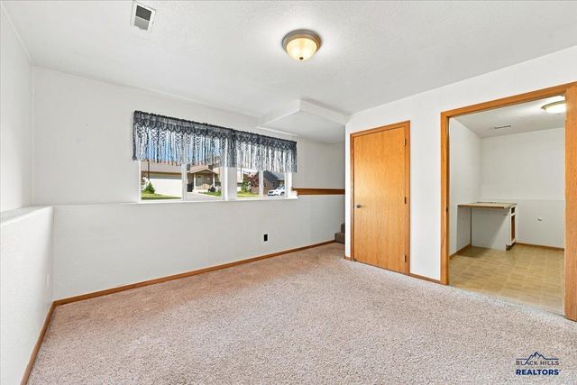 1802 SUGAR CREEK PL, Spearfish, SD 57783