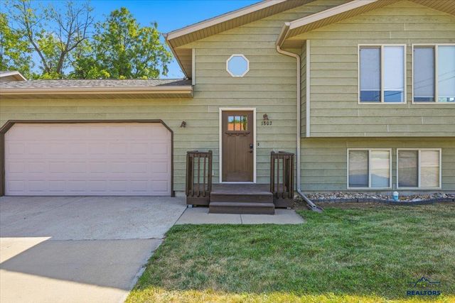 1802 SUGAR CREEK PL, Spearfish, SD 57783