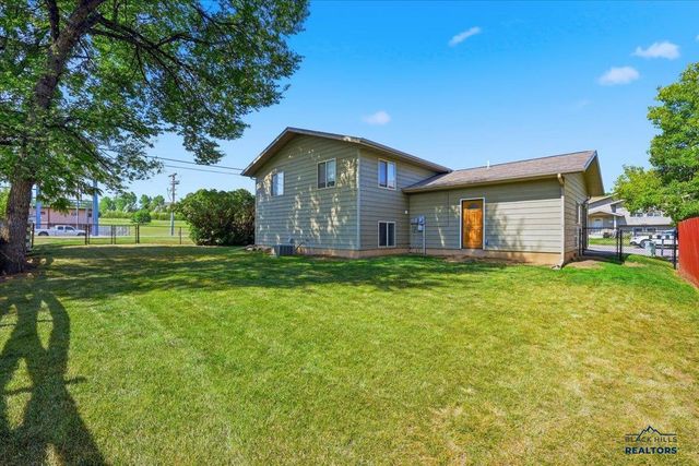 1802 SUGAR CREEK PL, Spearfish, SD 57783