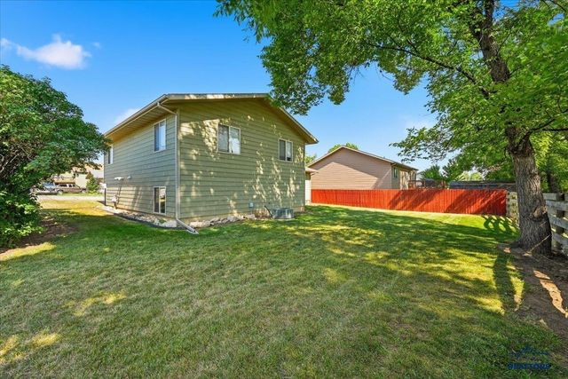 1802 SUGAR CREEK PL, Spearfish, SD 57783