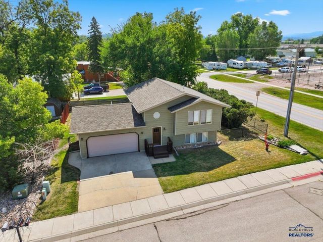 1802 SUGAR CREEK PL, Spearfish, SD 57783