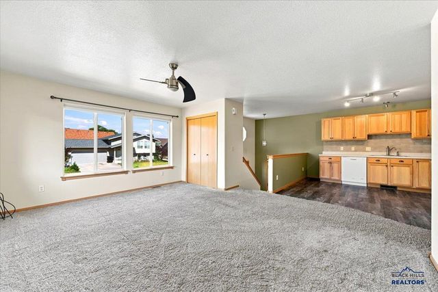 1802 SUGAR CREEK PL, Spearfish, SD 57783