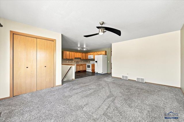 1802 SUGAR CREEK PL, Spearfish, SD 57783
