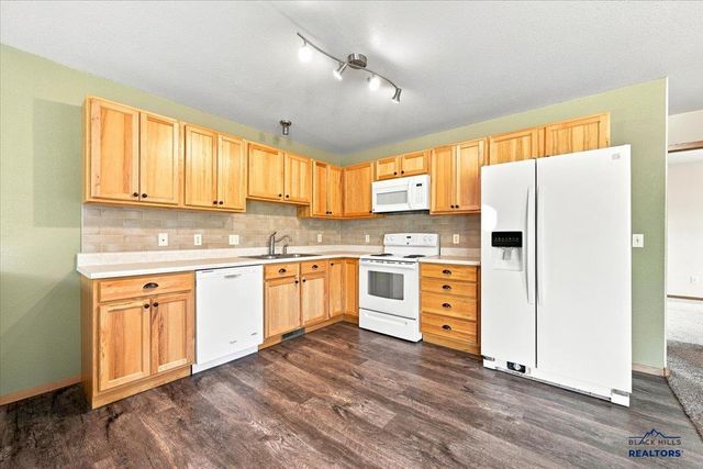 1802 SUGAR CREEK PL, Spearfish, SD 57783