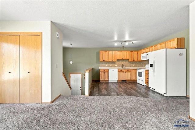 1802 SUGAR CREEK PL, Spearfish, SD 57783