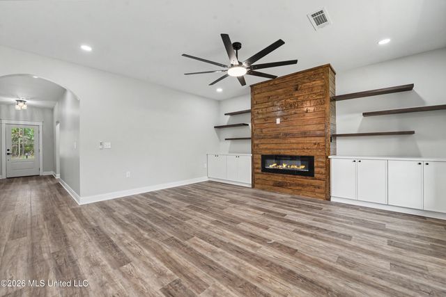 528 Plum Street, Ocean Springs, MS 39564