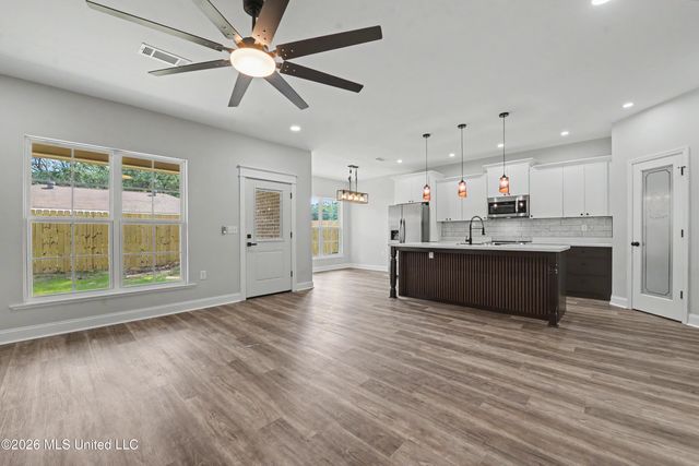 528 Plum Street, Ocean Springs, MS 39564