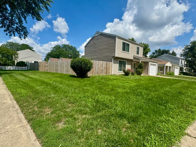 2415 Goldenrod Court, Aurora, IL 60506