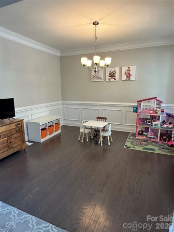9748 Elgin Moor Road, Charlotte, NC 28278