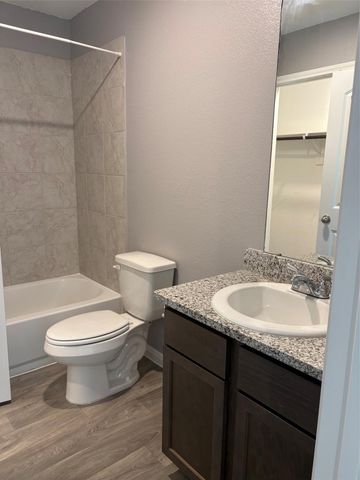 9822 Emerald Stone Way, Conroe, TX 77306