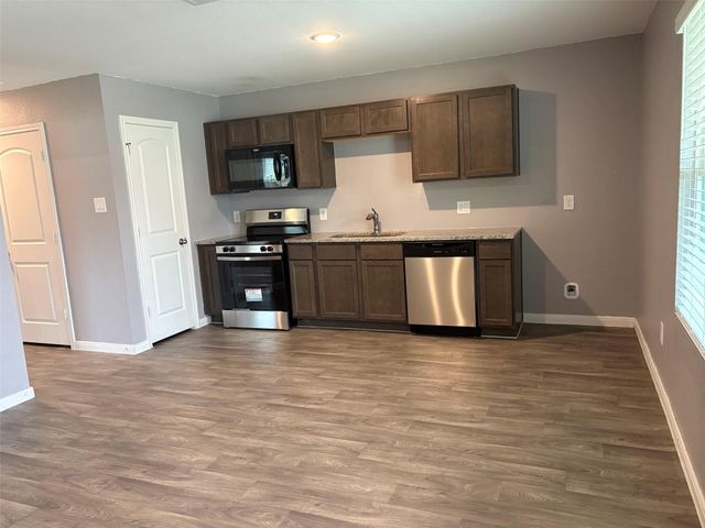 9822 Emerald Stone Way, Conroe, TX 77306