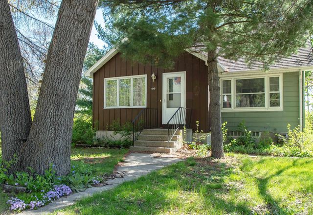 1919 Cypress Ave, Cedar Falls, IA 50613