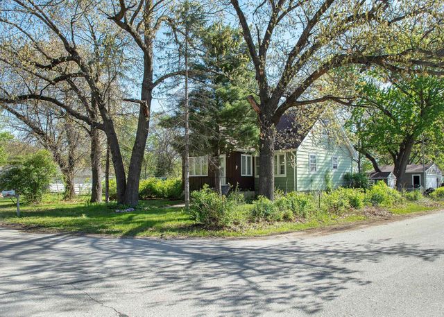 1919 Cypress Ave, Cedar Falls, IA 50613