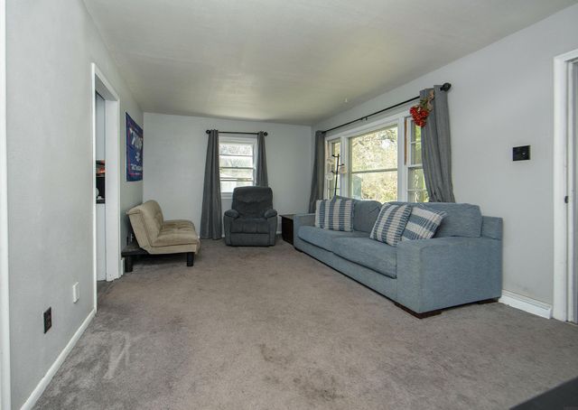 1919 Cypress Ave, Cedar Falls, IA 50613