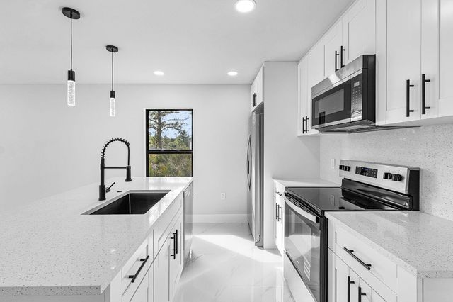 2618 41st Street, Lehigh Acres, FL 33971