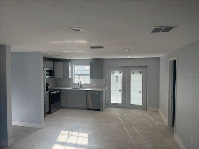 135 BOB THOMAS CIRCLE, Sanford, FL 32771