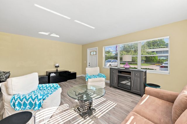 197 Sussex K, West Palm Beach, FL 33417