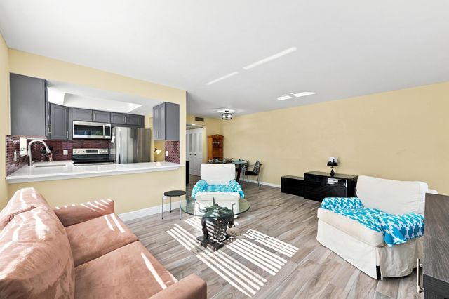197 Sussex K, West Palm Beach, FL 33417