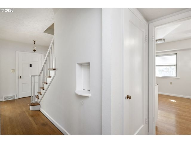 3979 Ne 42ND Ave, Portland, OR 97213