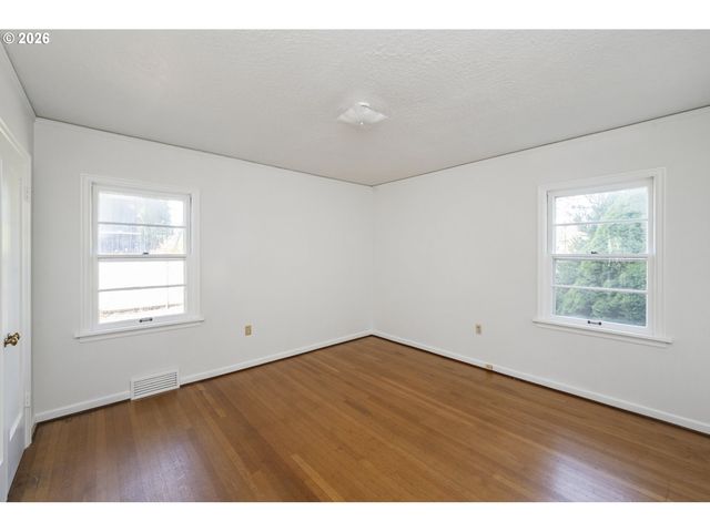3979 Ne 42ND Ave, Portland, OR 97213