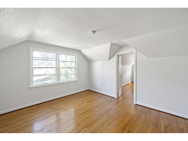 3979 Ne 42ND Ave, Portland, OR 97213
