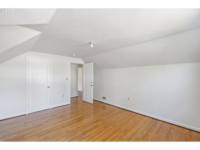 3979 Ne 42ND Ave, Portland, OR 97213