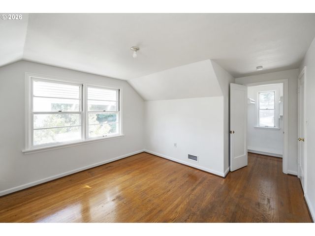 3979 Ne 42ND Ave, Portland, OR 97213
