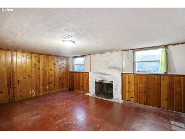 3979 Ne 42ND Ave, Portland, OR 97213