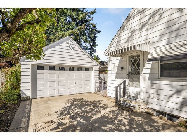 3979 Ne 42ND Ave, Portland, OR 97213