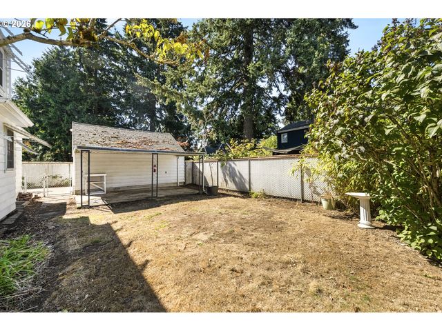 3979 Ne 42ND Ave, Portland, OR 97213
