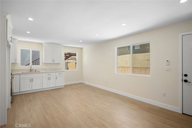 1007 W Angeleno Avenue 103, Burbank, CA 91506