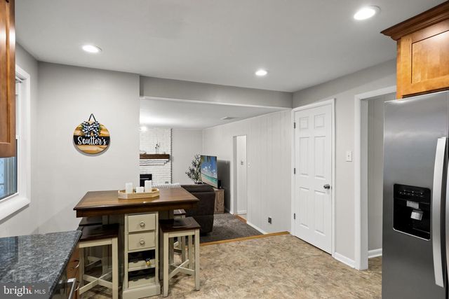 6 ONIONTOWN RD, Medford, NJ 08055
