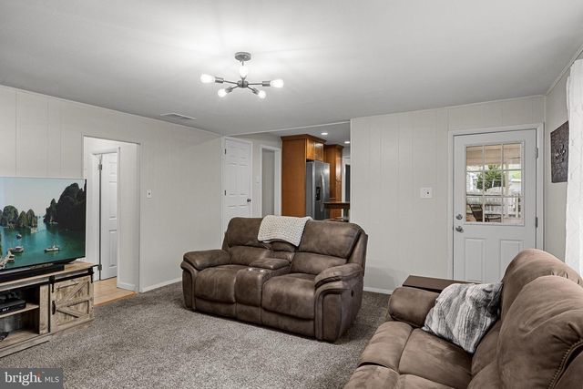 6 ONIONTOWN RD, Medford, NJ 08055