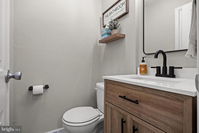6 ONIONTOWN RD, Medford, NJ 08055