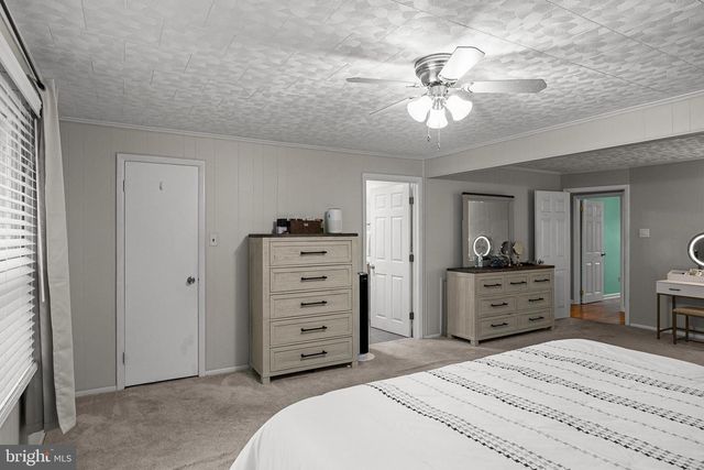6 ONIONTOWN RD, Medford, NJ 08055