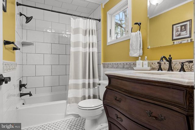 6 ONIONTOWN RD, Medford, NJ 08055