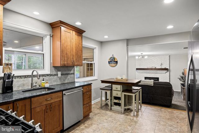 6 ONIONTOWN RD, Medford, NJ 08055