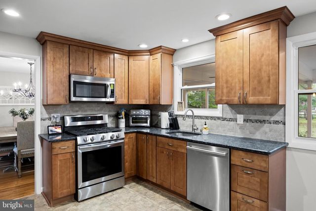 6 ONIONTOWN RD, Medford, NJ 08055