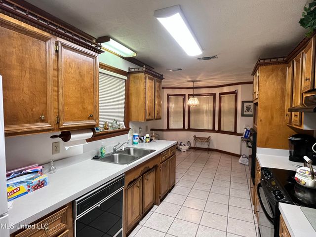 103 Stanton Hall Drive, Florence, MS 39073