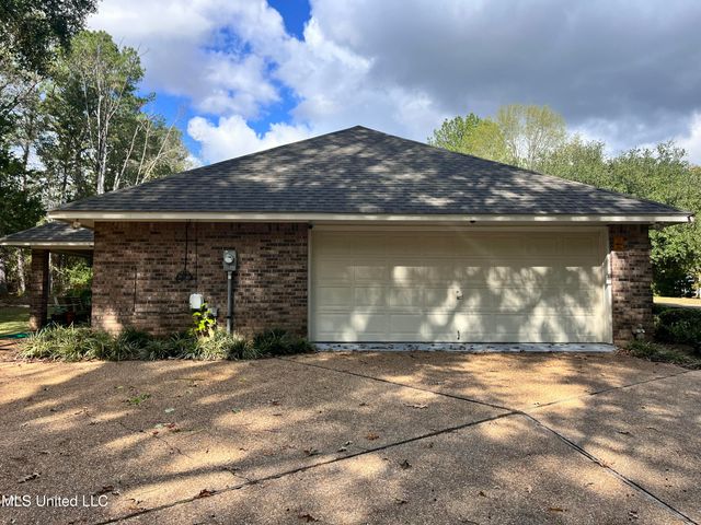 103 Stanton Hall Drive, Florence, MS 39073