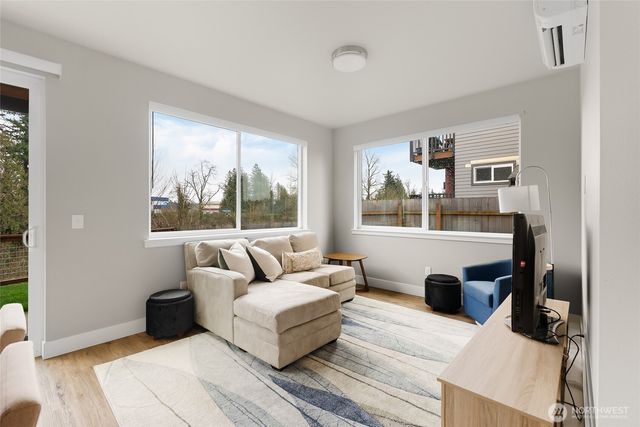 1884 Front Street, Lynden, WA 98264