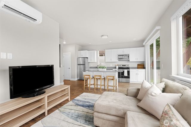 1884 Front Street, Lynden, WA 98264