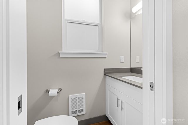 1884 Front Street, Lynden, WA 98264