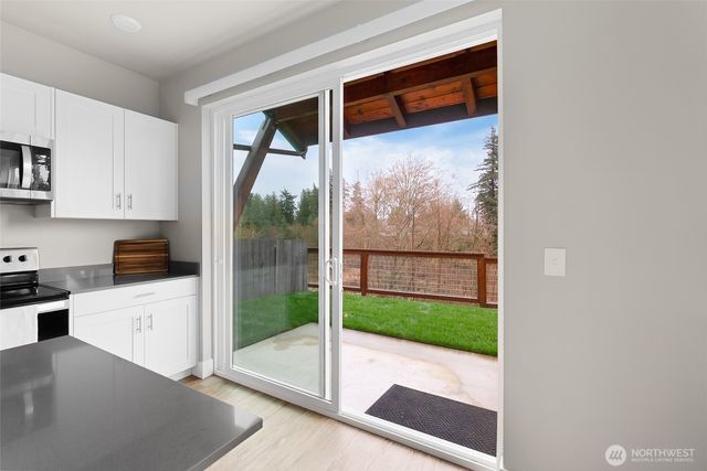 1884 Front Street, Lynden, WA 98264