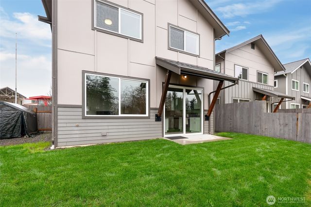 1884 Front Street, Lynden, WA 98264