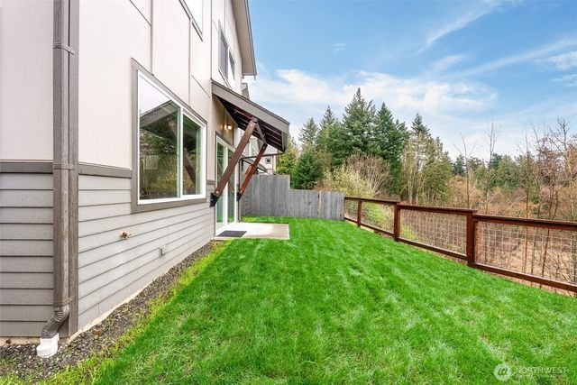 1884 Front Street, Lynden, WA 98264