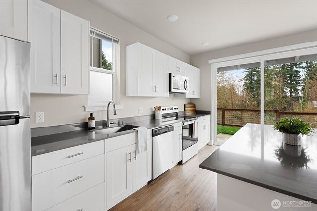 1884 Front Street, Lynden, WA 98264