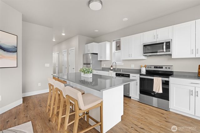 1884 Front Street, Lynden, WA 98264