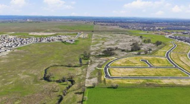 2041 Serendipity Dr, Roseville, CA 95747